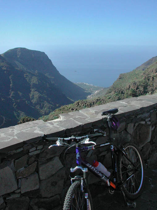 lagomera_2002_1_10