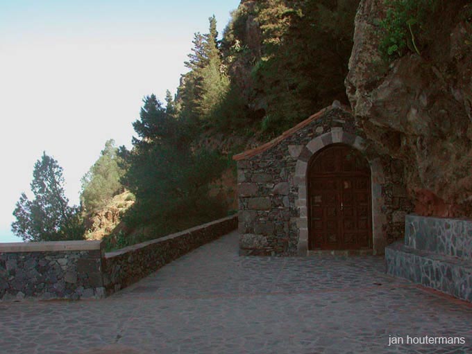 lagomera_2002_1_13