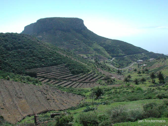 lagomera_2002_1_20